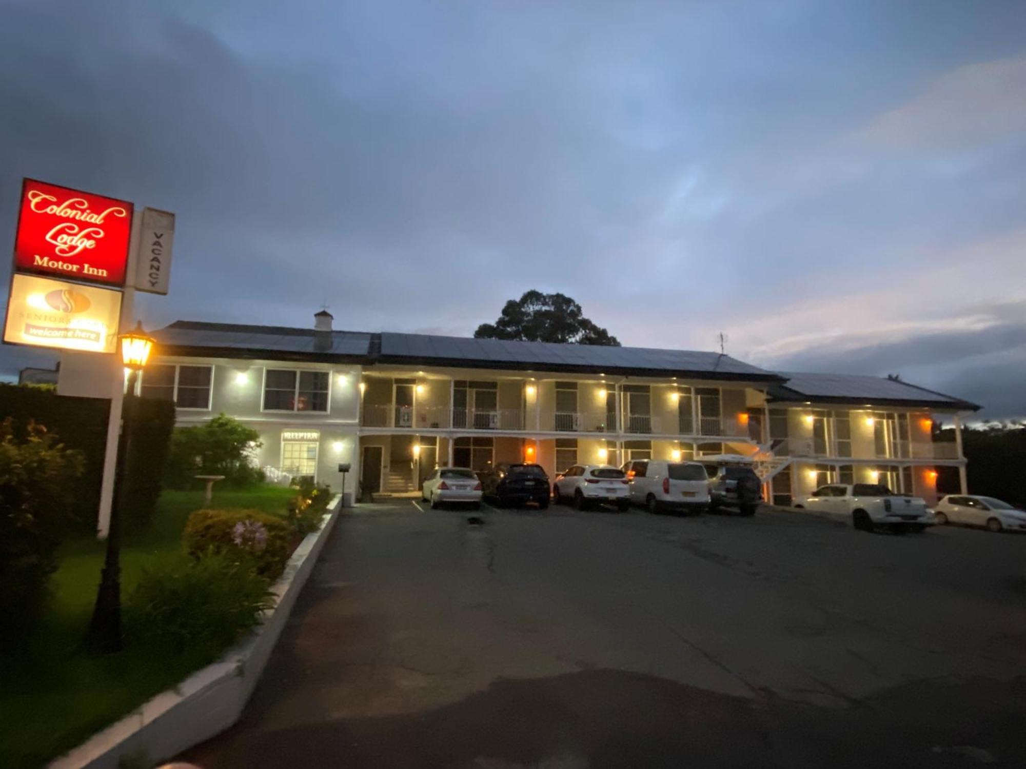Colonial Lodge Motor Inn ヤス エクステリア 写真