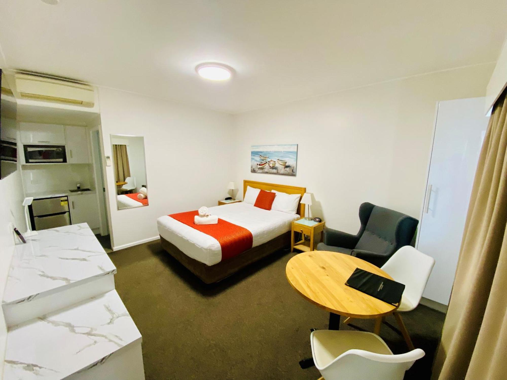 Colonial Lodge Motor Inn ヤス エクステリア 写真