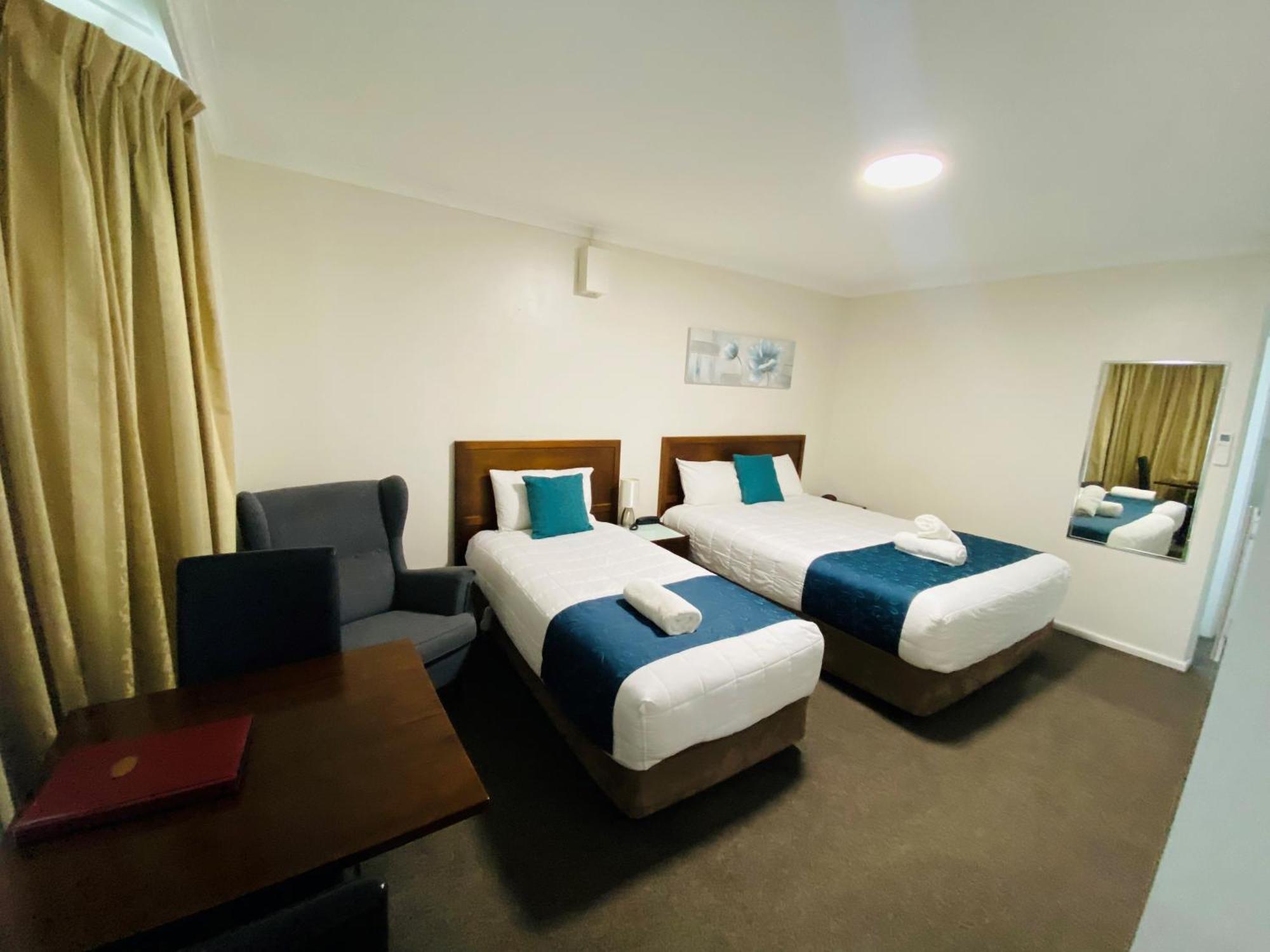 Colonial Lodge Motor Inn ヤス エクステリア 写真