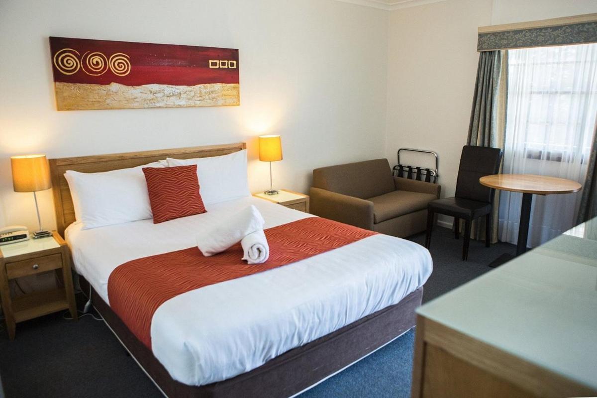 Colonial Lodge Motor Inn ヤス エクステリア 写真