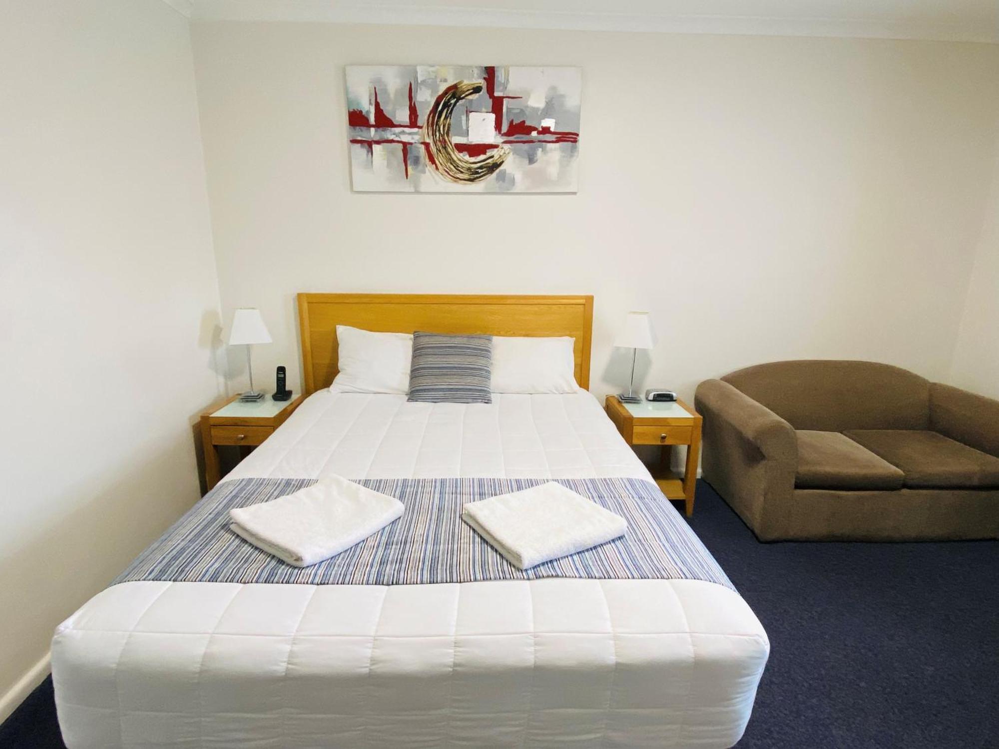 Colonial Lodge Motor Inn ヤス エクステリア 写真