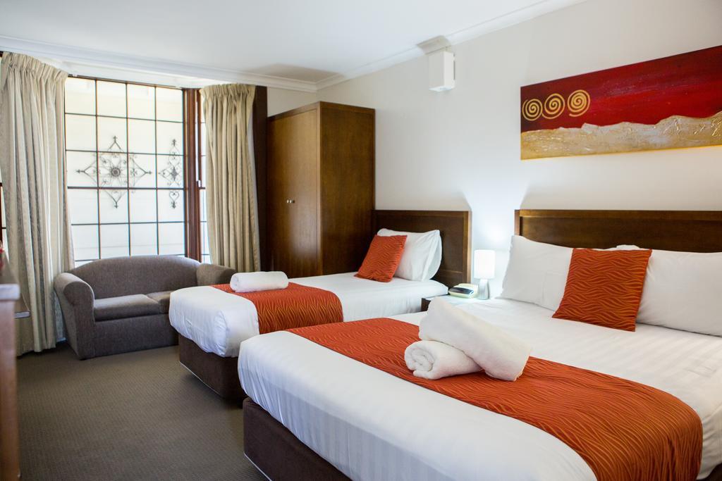 Colonial Lodge Motor Inn ヤス エクステリア 写真