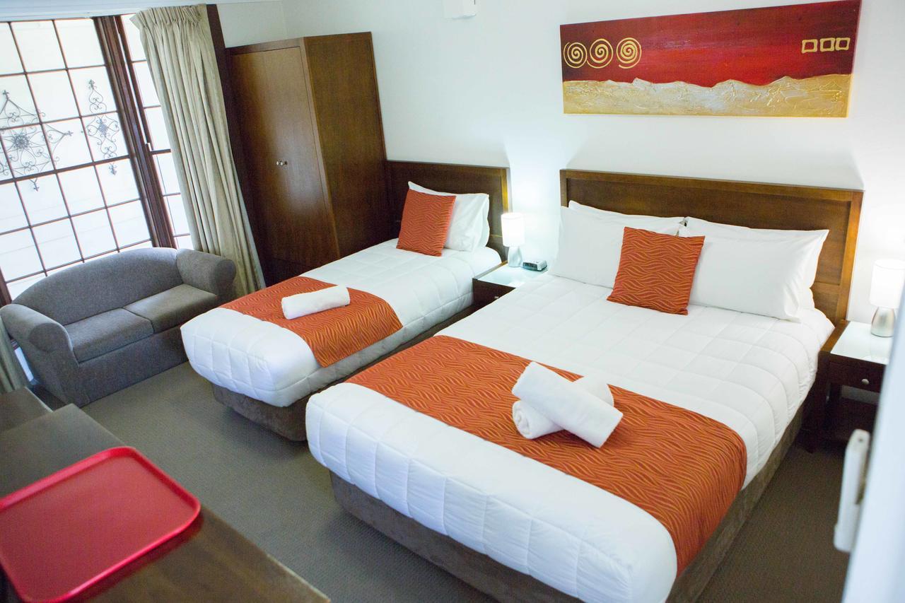 Colonial Lodge Motor Inn ヤス エクステリア 写真